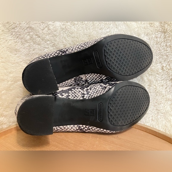 EUC Aerosoles Eye Candy Snake Print Pumps Comfy Block Heels 10W - Picture 5 of 8